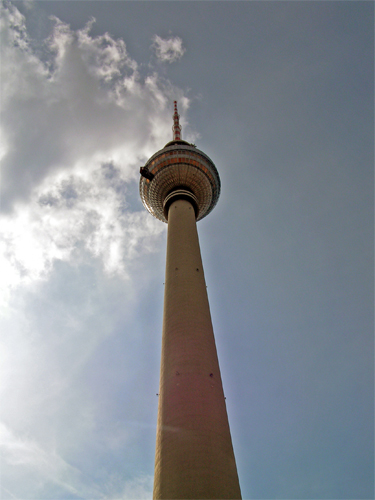 Fernsehturm Berlin, erbaut 1965 bis 1969, Höhe 368 m